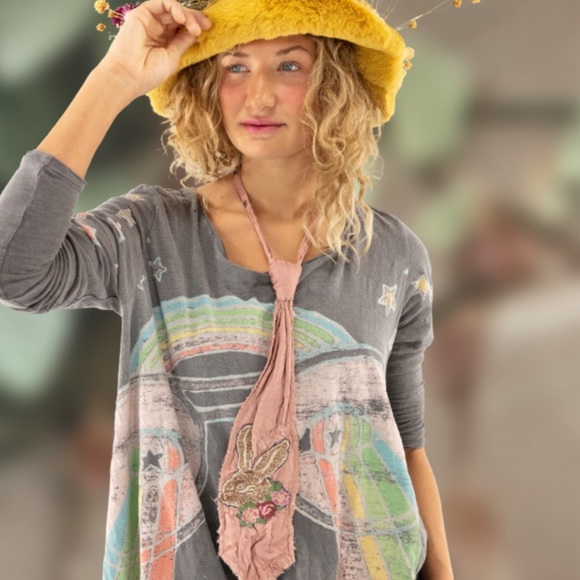 Magnolia Pearl Tops - 🌸LIKE NEW🌸 Magnolia Pearl Rainbow Vision Dylan T in Ozzy Sz OSFM